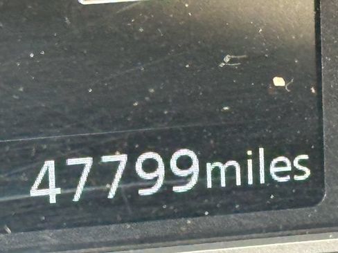 Used 2024 Nissan Versa SR FWD image 7