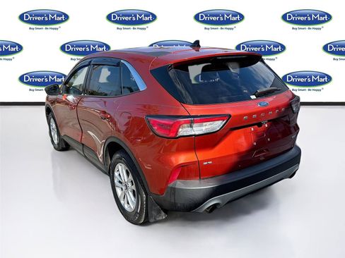 Used 2020 Ford Escape SE image 5