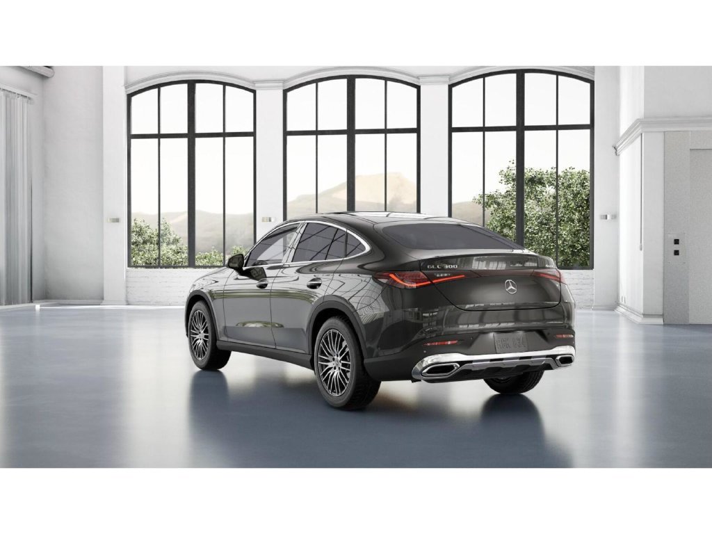 Used 2025 Mercedes-Benz GLC 300 4MATIC image 28