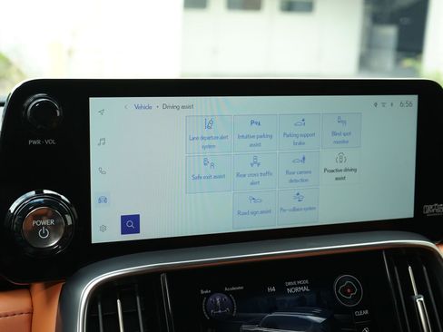 Used 2026 Lexus LX 700h Ultra Luxury image 15