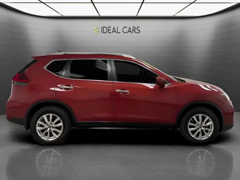 Used 2018 Nissan Rogue SV w/ Premium Package FWD image 4