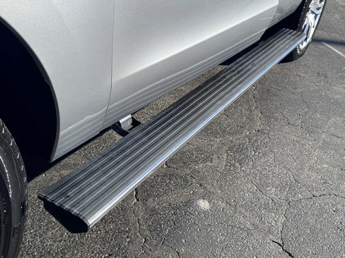 Used 2024 Ford Expedition Limited image 43