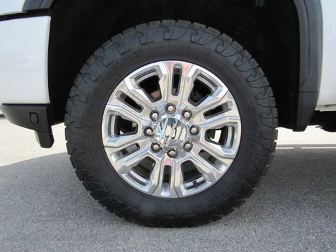 Used 2020 GMC Sierra 2500 Denali w/ Denali Ultimate Package AWD/4WD image 9