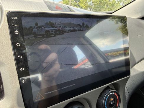 Used 2009 Toyota Matrix S FWD image 28
