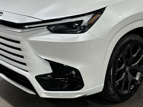 New 2026 Lexus TX 500h AWD image 12