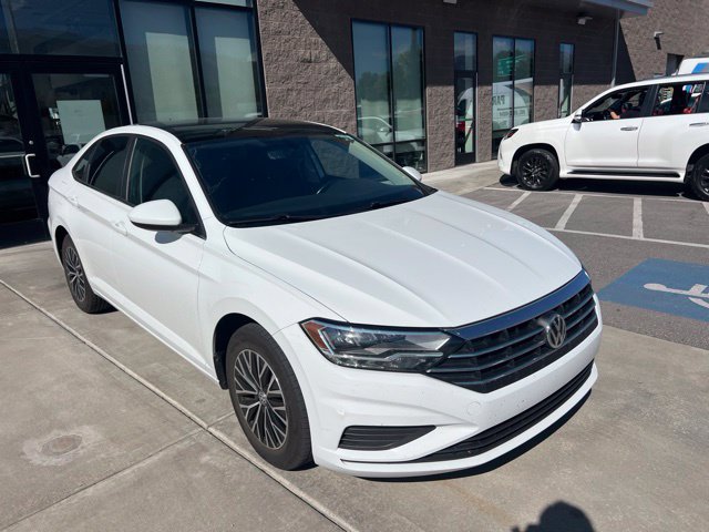 Used 2019 Volkswagen Jetta SE w/ Cold Weather Package FWD image 2