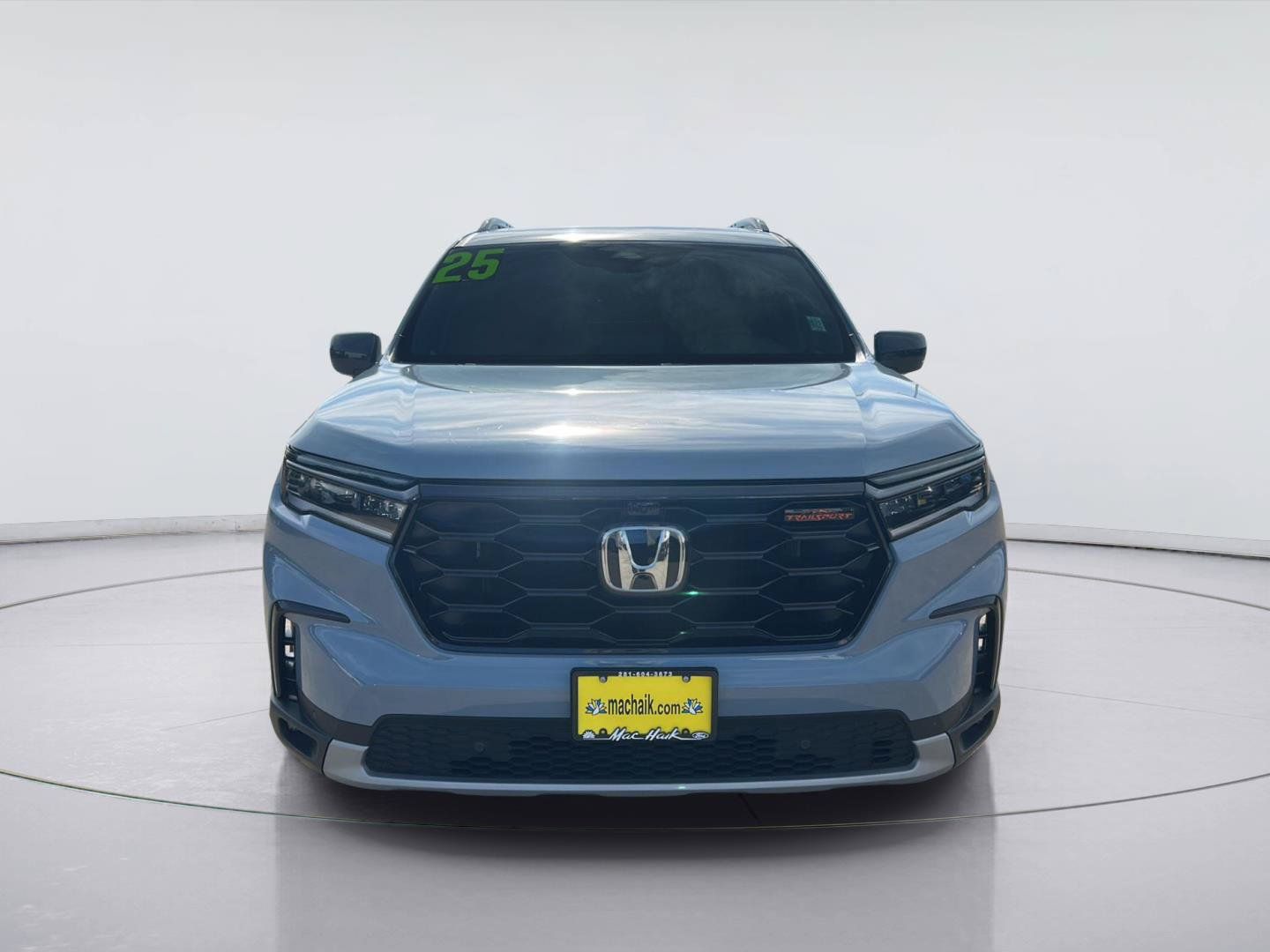 Used 2025 Honda Pilot TrailSport image 2