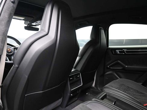 Certified 2023 Porsche Cayenne GTS AWD/4WD image 20