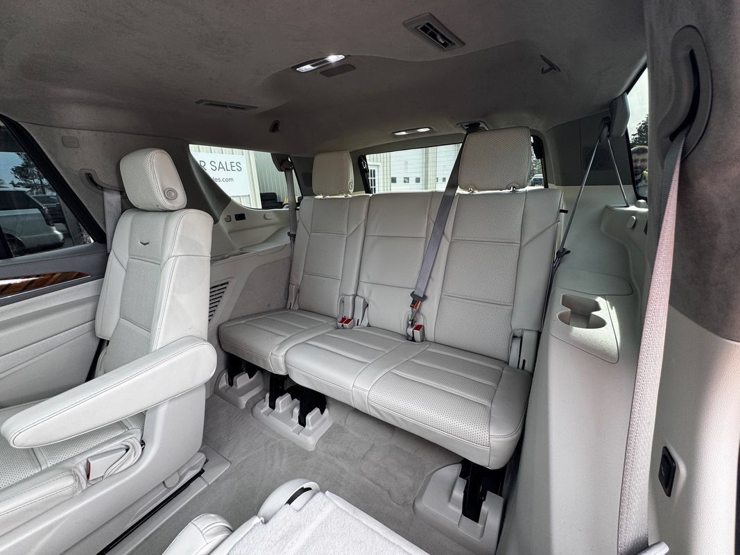 Used 2024 Cadillac Escalade Sport Platinum w/ LPO, ONYX Package AWD/4WD image 47