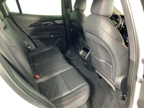 Certified 2023 Maserati Grecale Modena image 25