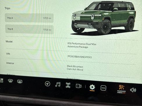 Used 2025 Rivian R1S Adventure AWD/4WD image 28
