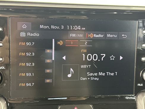 Used 2023 Kia Sorento LX image 19