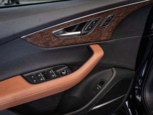 Certified 2025 Audi Q7 3.0T Premium Plus image 20