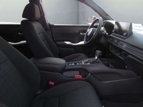 Certified 2025 Honda HR-V Sport image 8
