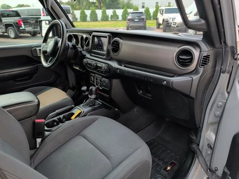 Used 2021 Jeep Wrangler Unlimited Sport AWD/4WD image 20
