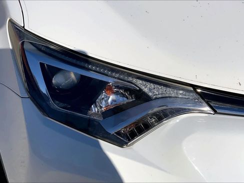 Used 2018 Toyota RAV4 XLE image 26