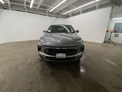 Used 2025 Buick Encore GX Preferred image 9