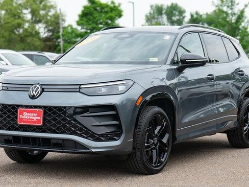 Used 2026 Volkswagen Tiguan SE R-Line AWD/4WD image 2