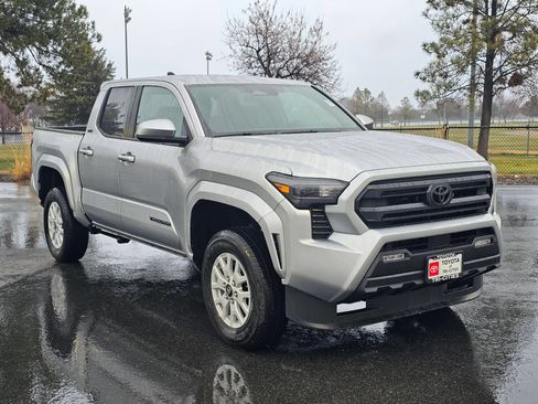 Used 2026 Toyota Tacoma SR5 AWD/4WD image 6