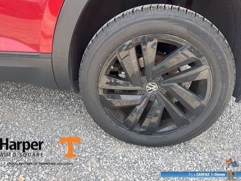 Used 2022 Volkswagen Atlas Cross Sport SE w/ Panoramic Sunroof Package image 20