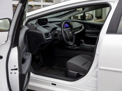 Certified 2023 Toyota Prius LE image 26