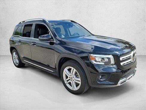 Used 2023 Mercedes-Benz GLB 250 4MATIC w/ Premium Package image 3