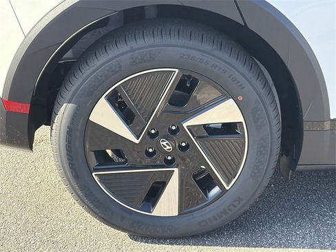 New 2026 Hyundai Ioniq 5 SEL image 17