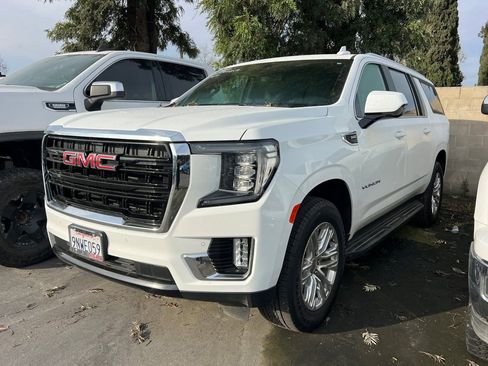 Used 2024 GMC Yukon XL SLE w/ Gmc Pro Safety Plus Package image 2