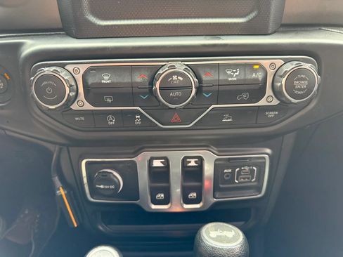 Used 2021 Jeep Wrangler Sport AWD/4WD image 23