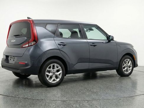 Used 2025 Kia Soul LX w/ LX Technology Package FWD image 9