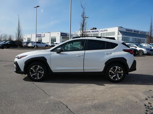 Used 2024 Subaru Crosstrek 2.0i Premium image 4