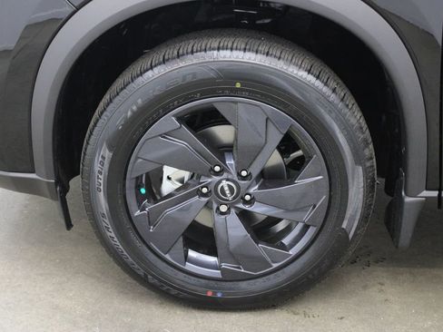New 2026 Nissan Rogue SV FWD image 26