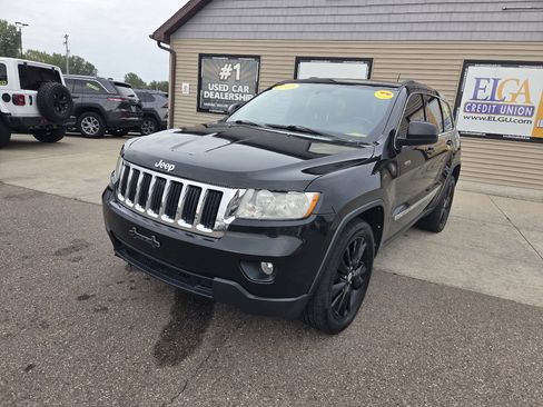 Used 2013 Jeep Grand Cherokee Laredo image 1