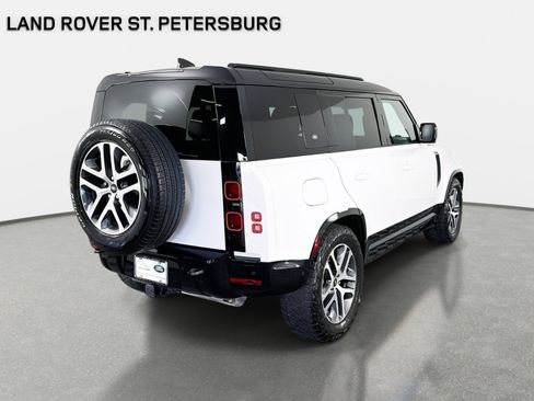 Used 2024 Land Rover Defender 110 X-Dynamic SE image 8