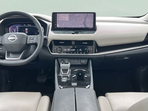 Used 2025 Nissan Rogue SL w/ Tech Package FWD image 22