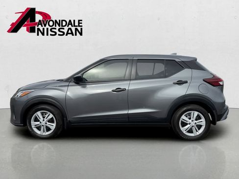 Used 2025 Nissan Kicks Play S image 3