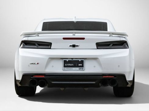 Used 2018 Chevrolet Camaro ZL1 RWD image 7