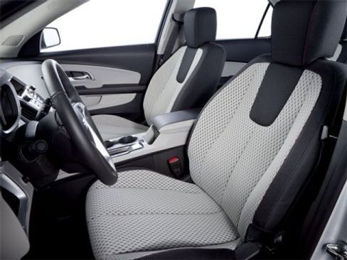 Used 2010 Chevrolet Equinox LT image 11