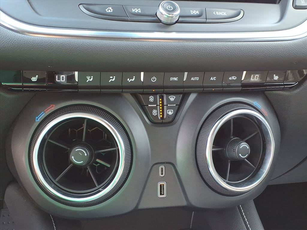 Certified 2025 Chevrolet Blazer LT FWD image 31