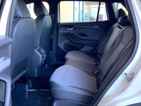 New 2026 Volkswagen Tiguan SE R-Line FWD image 19