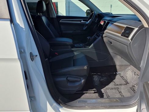 Certified 2023 Volkswagen Atlas SE w/ Black Wheel Package image 36