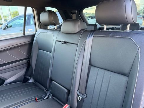 Certified 2024 Volkswagen Tiguan SE R-Line FWD image 17