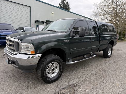 Used 2002 Ford F350 Lariat image 1