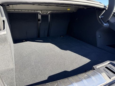 Used 2025 Porsche Taycan image 34