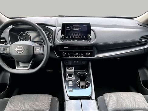 Used 2025 Nissan Rogue SV FWD image 14