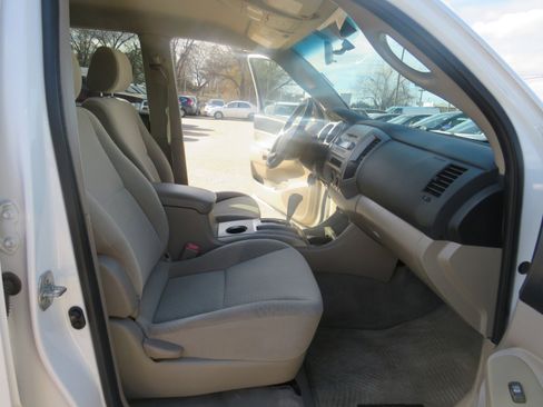Used 2006 Toyota Tacoma PreRunner image 18