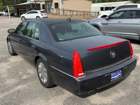 Used 2011 Cadillac DTS Premium image 4