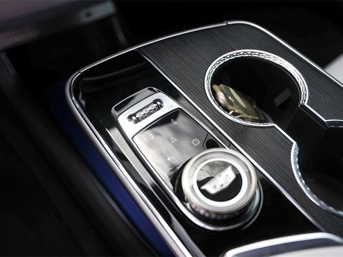 Used 2025 Cadillac Lyriq Luxury image 19