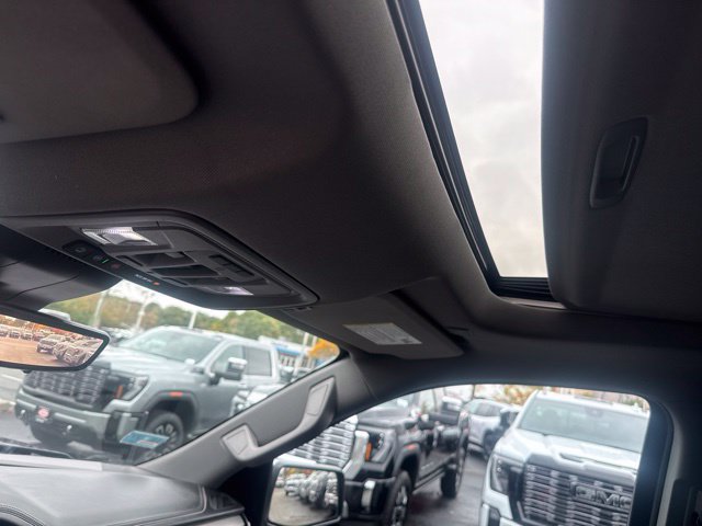 Used 2023 GMC Sierra 1500 Denali w/ Denali Reserve Package AWD/4WD image 24