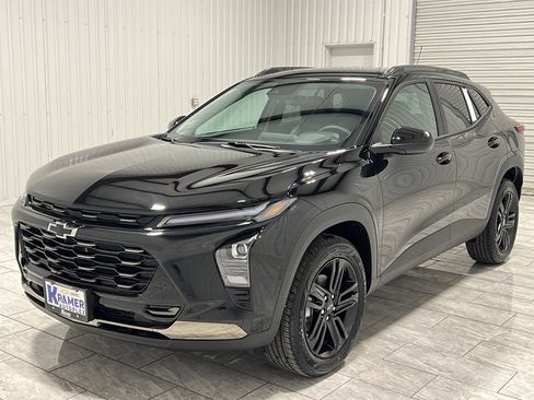 New 2026 Chevrolet Trax ACTIV image 1